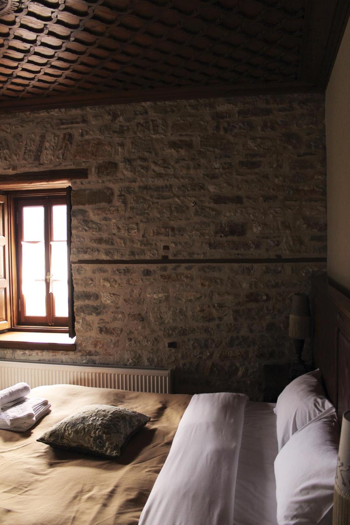 Old Inn Gorianádhes Exteriör bild
