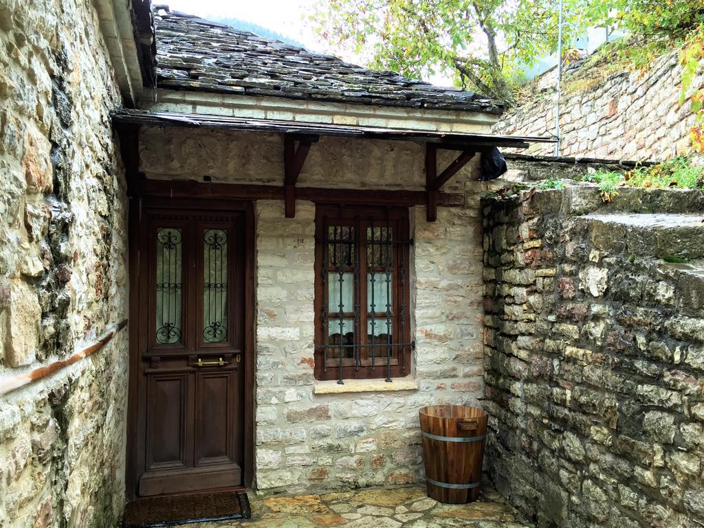 Old Inn Gorianádhes Exteriör bild