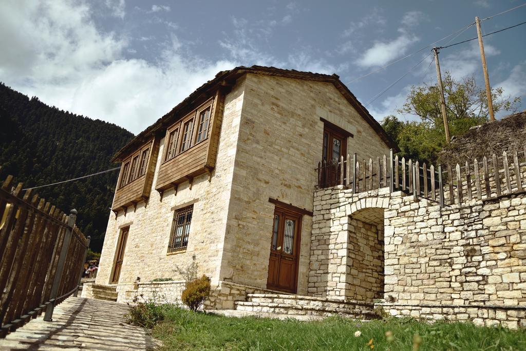 Old Inn Gorianádhes Exteriör bild